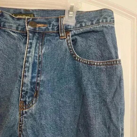 Eddie Bauer Women's Med Wash Blue Denim Cotton Cropped/Capri Jeans - Picture 4 of 10